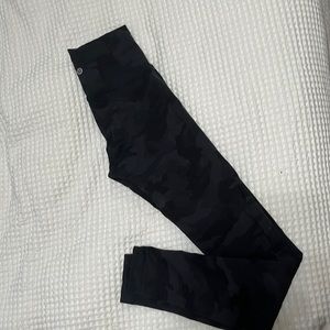 Lululemon Wunder under leggings full length 28 inch inseam black camo